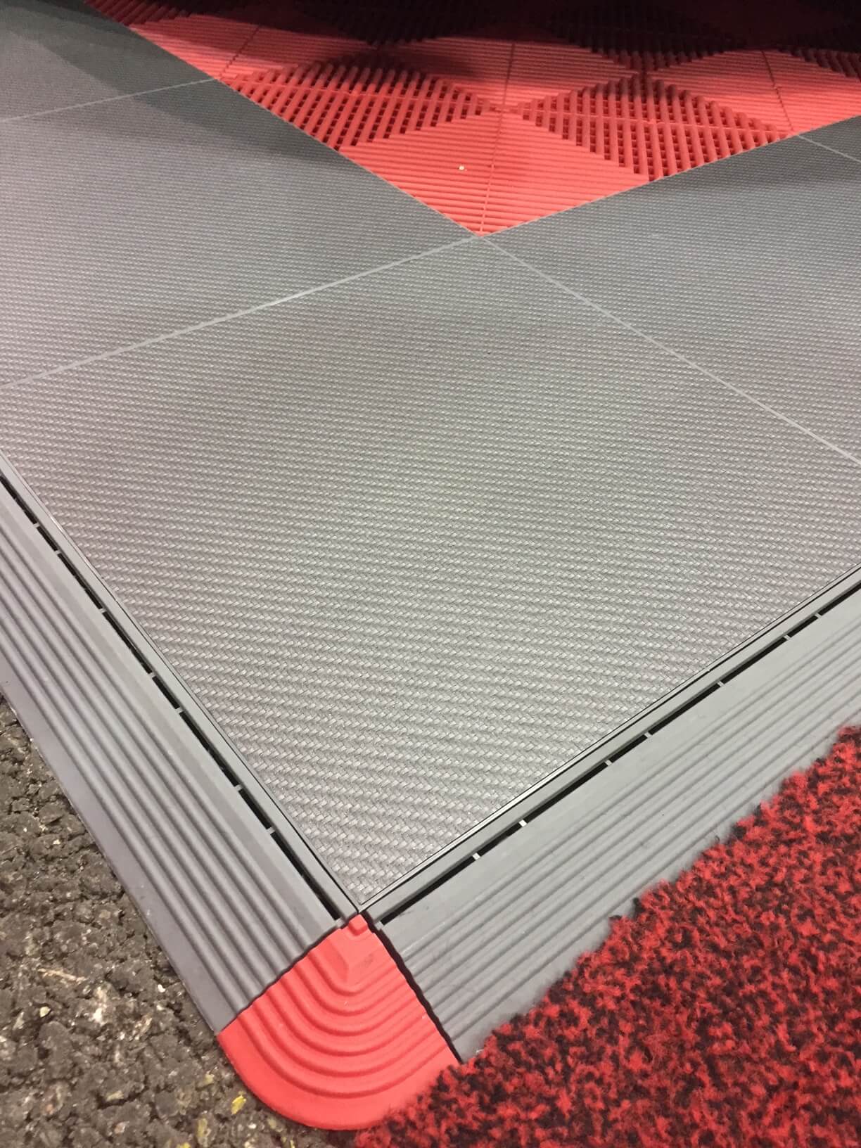 CARBONTRAX Bodenplatten – Klick-Boden von SWISSTRAX