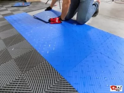 20 verfügbare Farben für Ihren Standboden