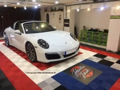 Autowaschboden und Detailing
