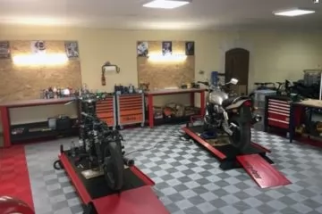 Boden-für-Motorrad-Werkstatt