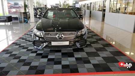 Klicksytem-Bodenbelag für Autohäuser » SWISSTRAX