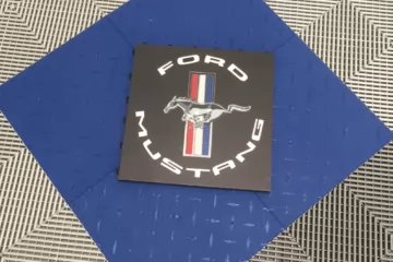 Boden Detailing mit Logo
